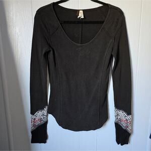 We the Free Bandana Cuff Thermal Top size Medium Bohemian Hippie Western Casual